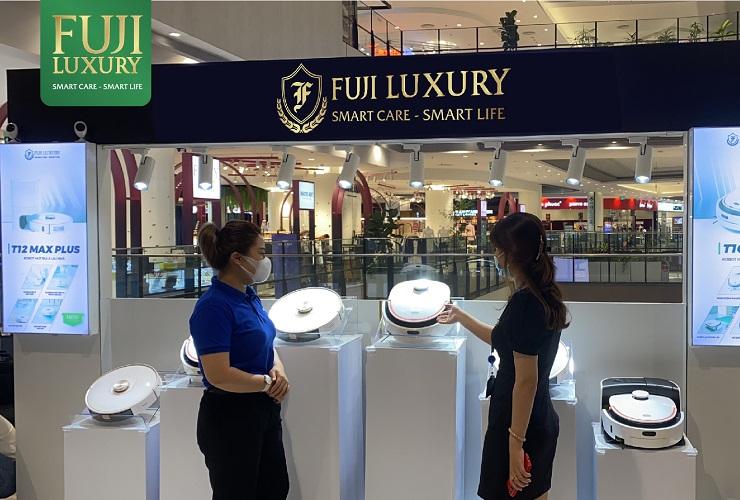 đội ngũ nhân viên Fuji Luxury